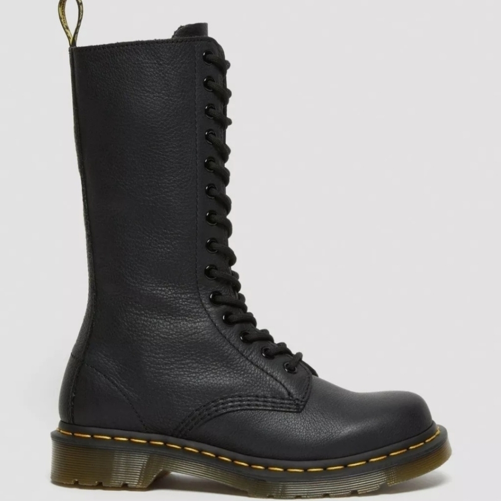 Dr. Martens mid calf leather boots sz. 6
